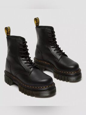 DR. MARTENS Audrick Black Leather 8-Eye Lace Up Platform Ankle Boots, Size 6